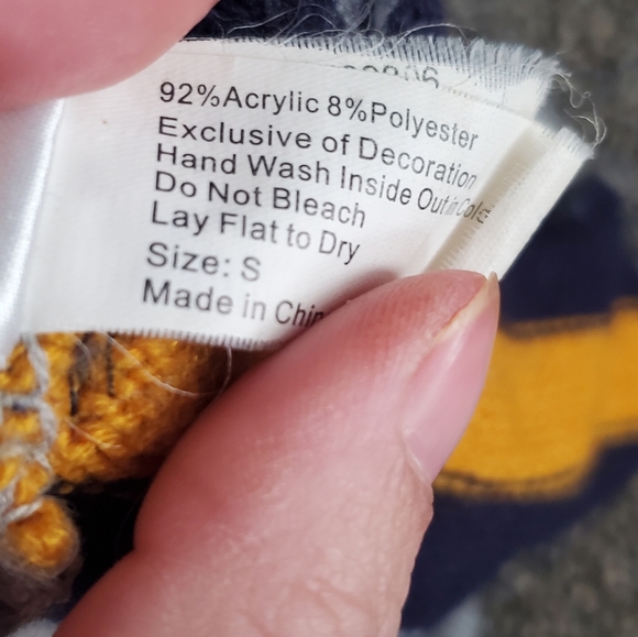 BUNDLE OF SMALL BREED DOG SWEATERS! - Picture 12 of 16